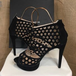 NWT - PELLE MODA MAHAL-SU BLACK KID SUEDE OPEN TOED PLATFORM HEELS – SZ 9